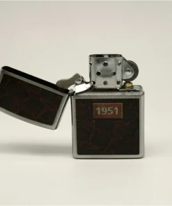 Zippo Feuerzeug Motiv 1951 mit Feuerzeugbenzin und Feuersteinen