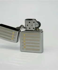 Zippo Feuerzeug Motiv Linien mit Feuerzeugbenzin und Feuersteinen