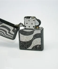 Zippo Feuerzeug Motiv Mosaik mit Feuerzeugbenzin und Feuersteinen