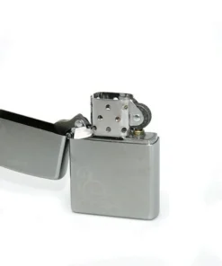 Zippo Feuerzeug Motiv Ornament mit Feuerzeugbenzin und Feuersteinen