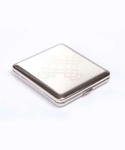 Zigarettenetui 18er mit Innengummizug aus Metall vernickelt in silber glänzend mit Dekor
